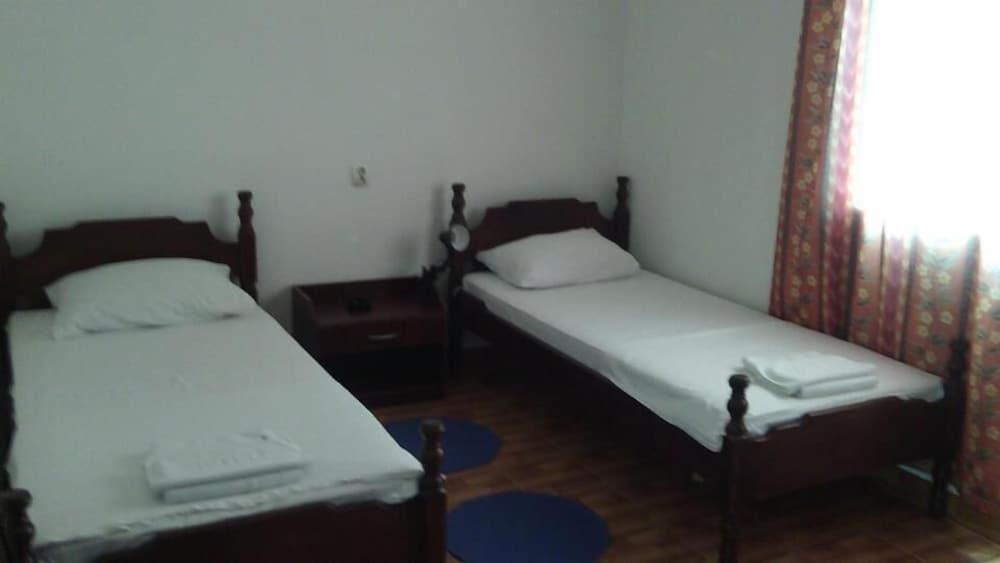 Hotel Evropa Podgoriçe Dış mekan fotoğraf