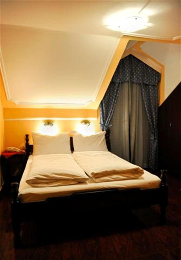 Hotel Evropa Podgoriçe Dış mekan fotoğraf