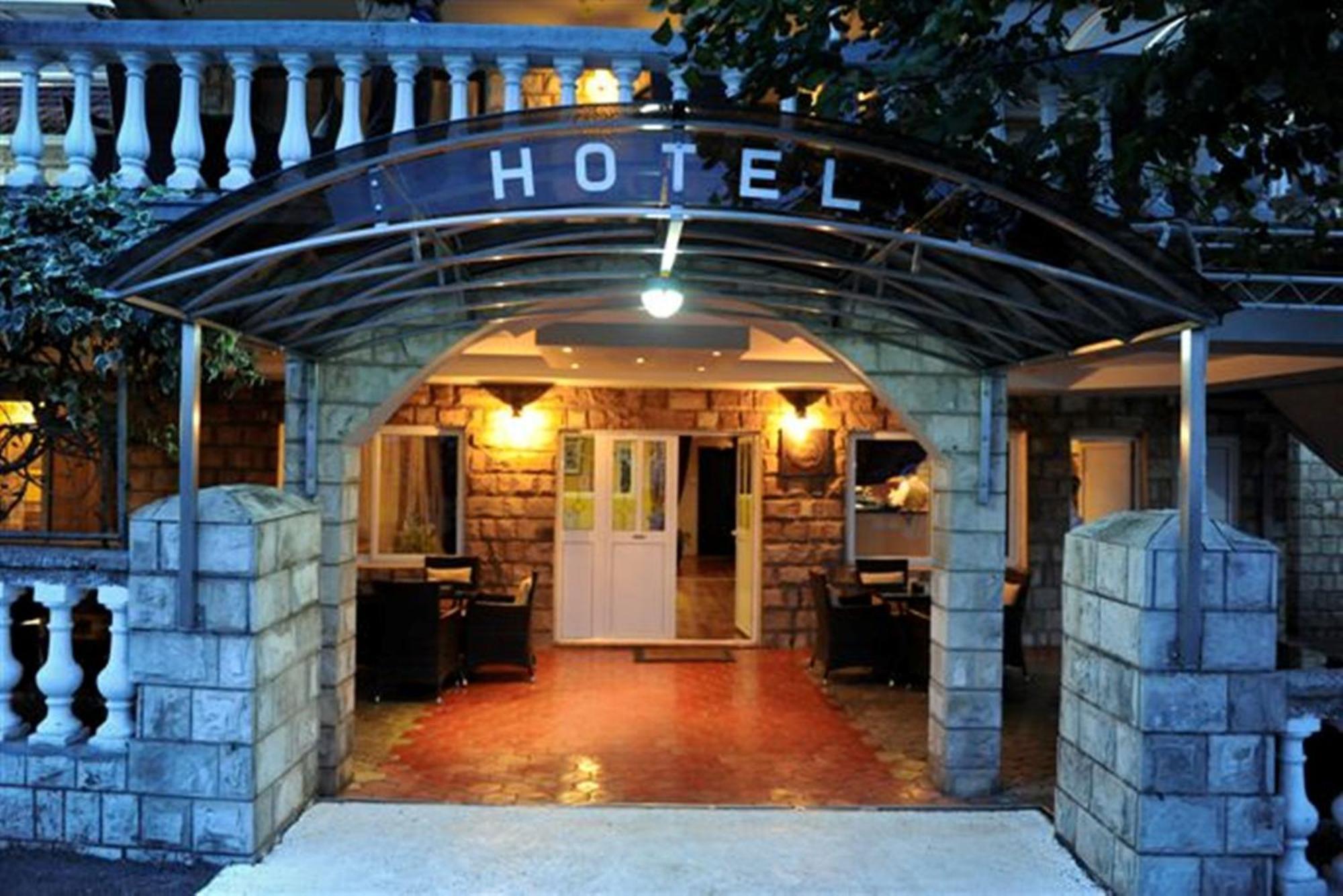 Hotel Evropa Podgoriçe Dış mekan fotoğraf